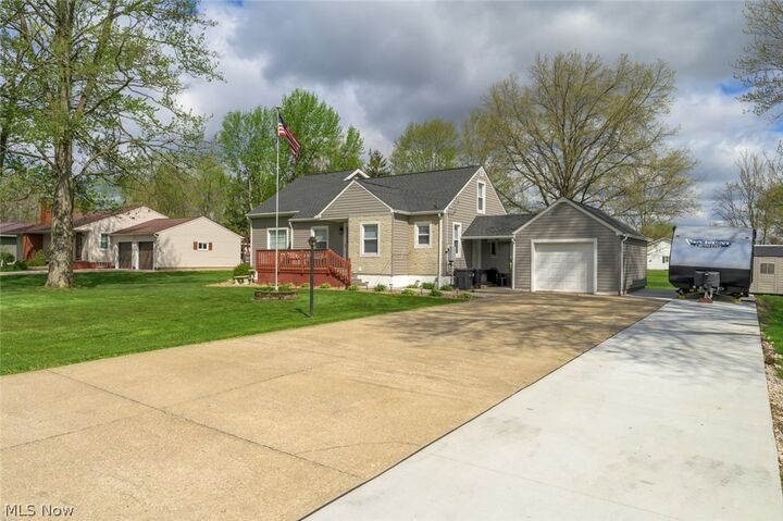 Property Photo:  140 Edward Street NW  OH 44483 