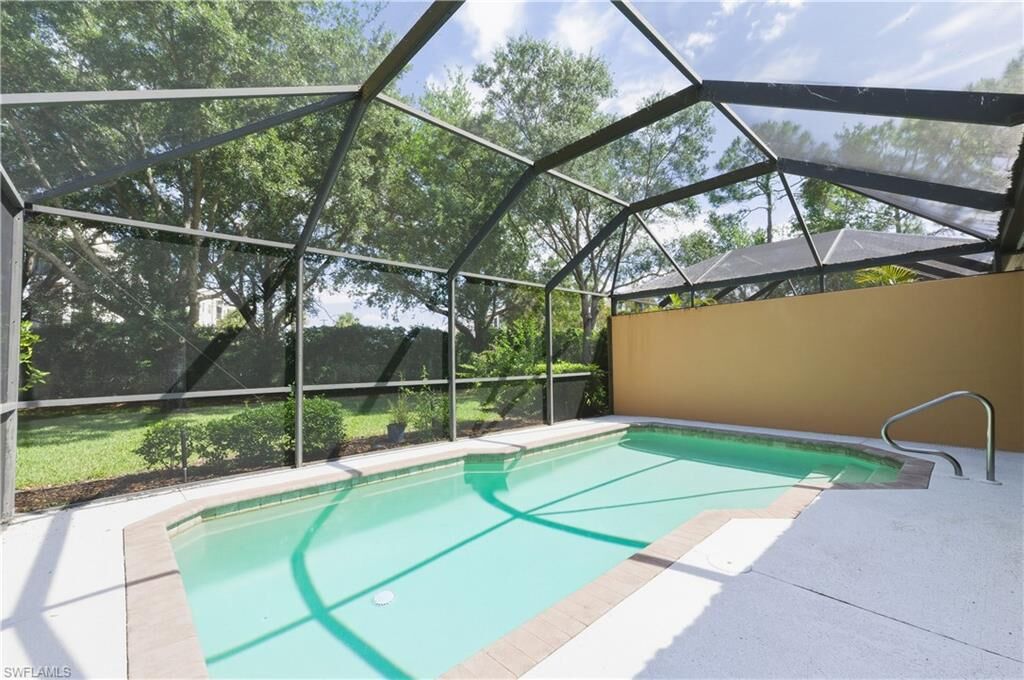Property Photo: 15501 Cortona Way FL 34120