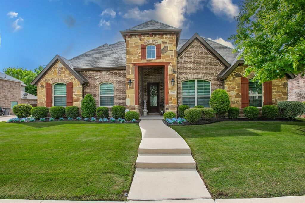 Property Photo:  209 Wisteria Way  TX 75154 