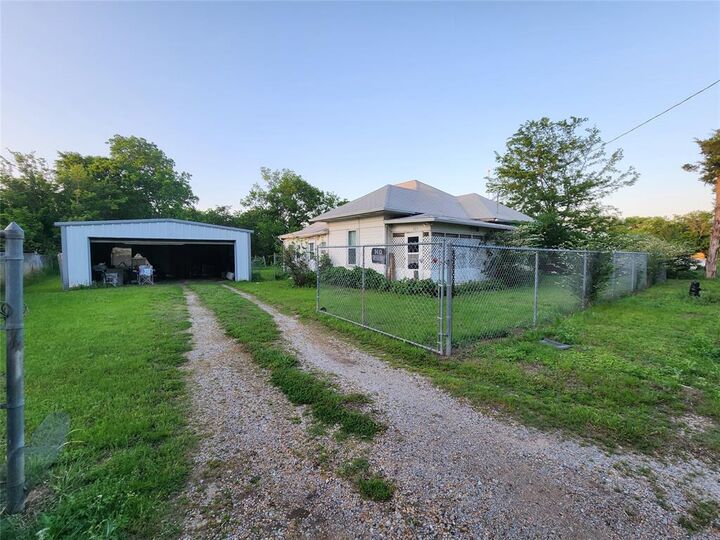 Property Photo:  403 Barker Street  TX 75433 