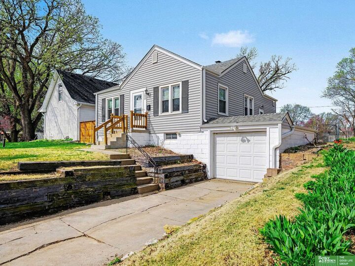 Property Photo:  1804 N 48 Avenue  NE 68104 