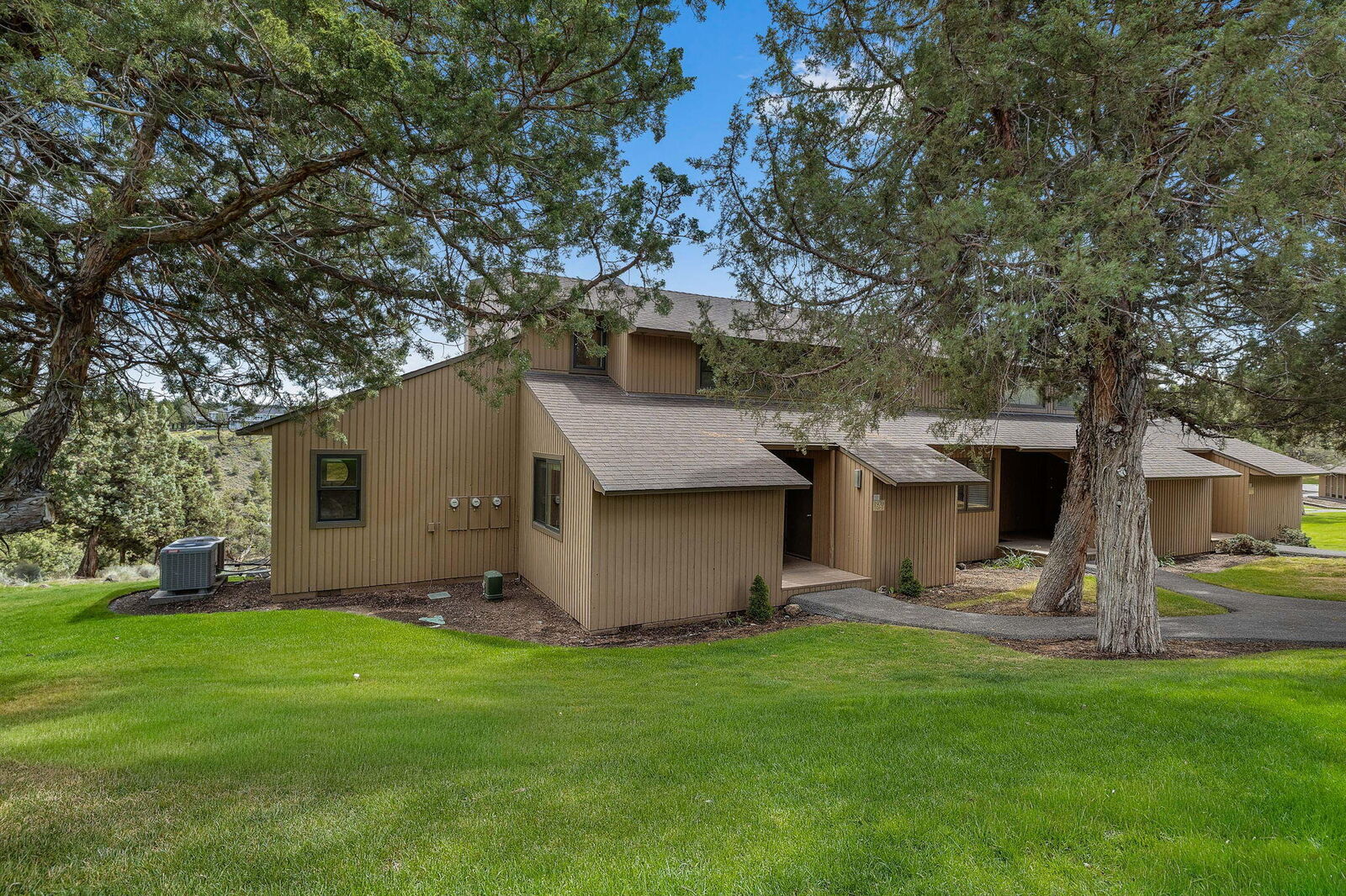 Property Photo:  1970 Redtail Hawk Drive  OR 97756 