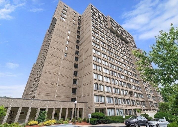 Property Photo: 250 Hammond Pond Parkway 609N MA 02467