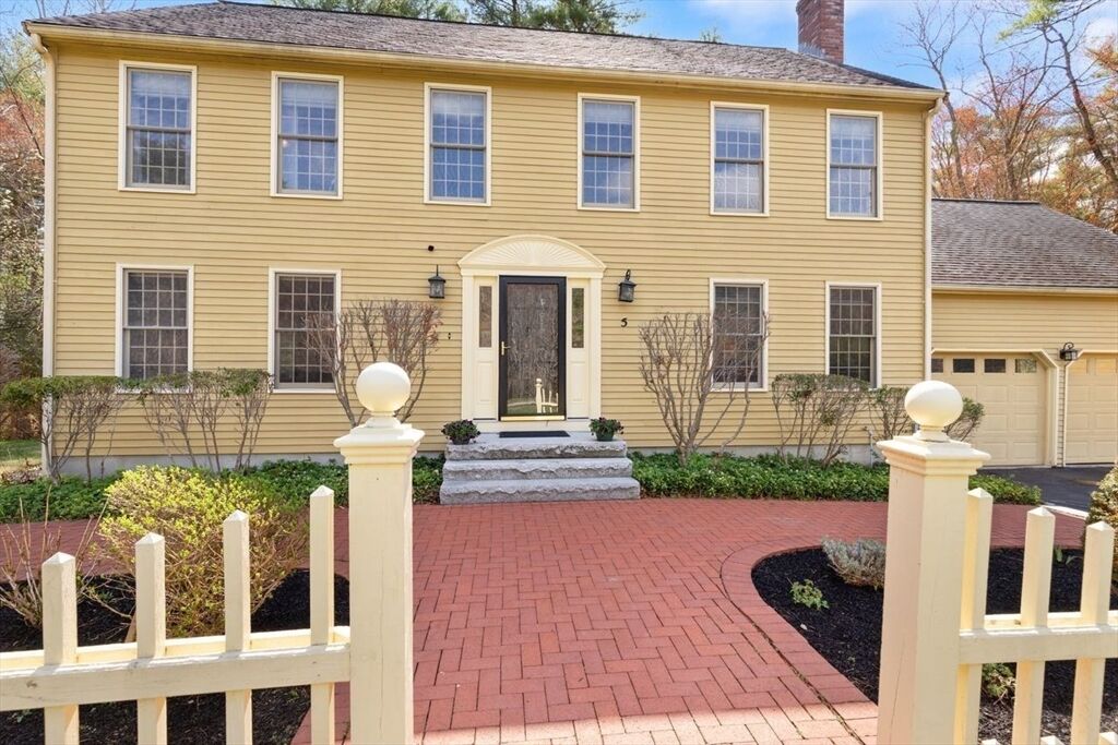 Property Photo:  5 White'S Pond Dr  MA 02056 