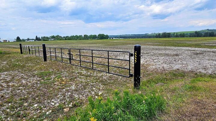 Property Photo: 1200 Highway 584 AB T0M 1X0