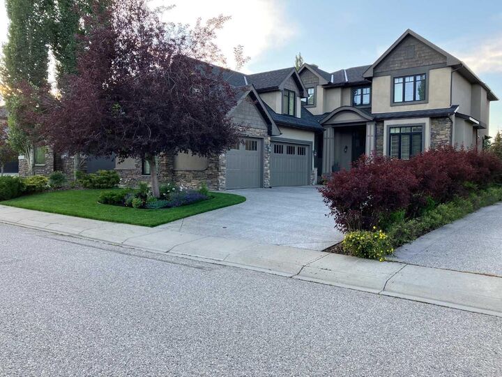Property Photo:  2626 Evercreek Bluffs Way SW  AB T2Y 4V7 