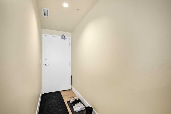 Property Photo:  3830 Brentwood Road NW 402  AB T2L 2T9 