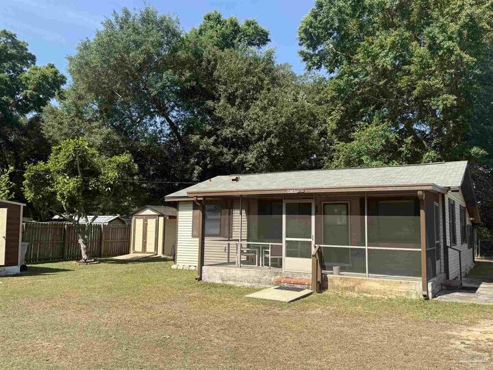 Property Photo:  4769 Pine Ln  FL 32571 
