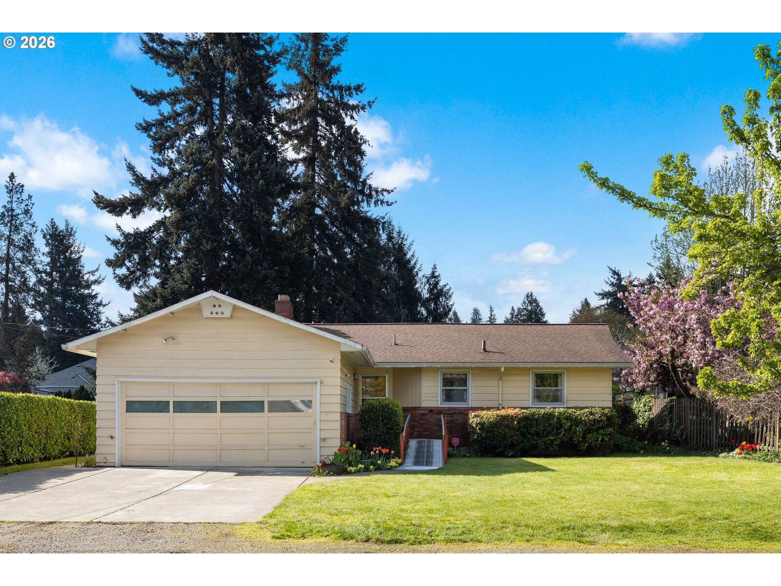 Property Photo:  14220 NE San Rafael St  OR 97230 