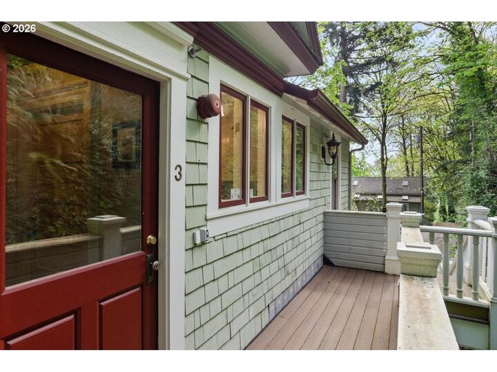 Property Photo:  1931 SW 14th Ave 3  OR 97201 