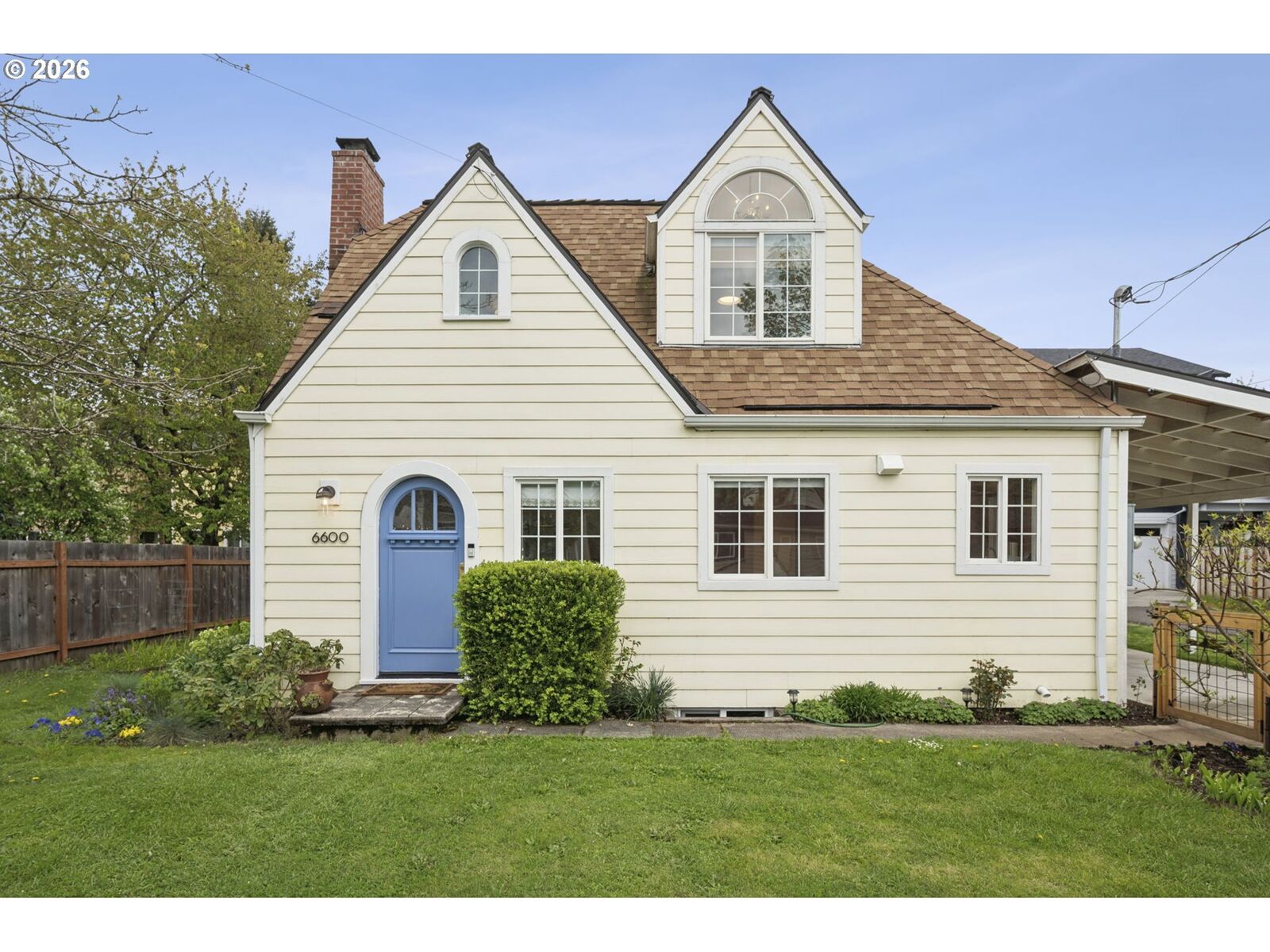 Property Photo:  6600 SE 57th Ave  OR 97206 