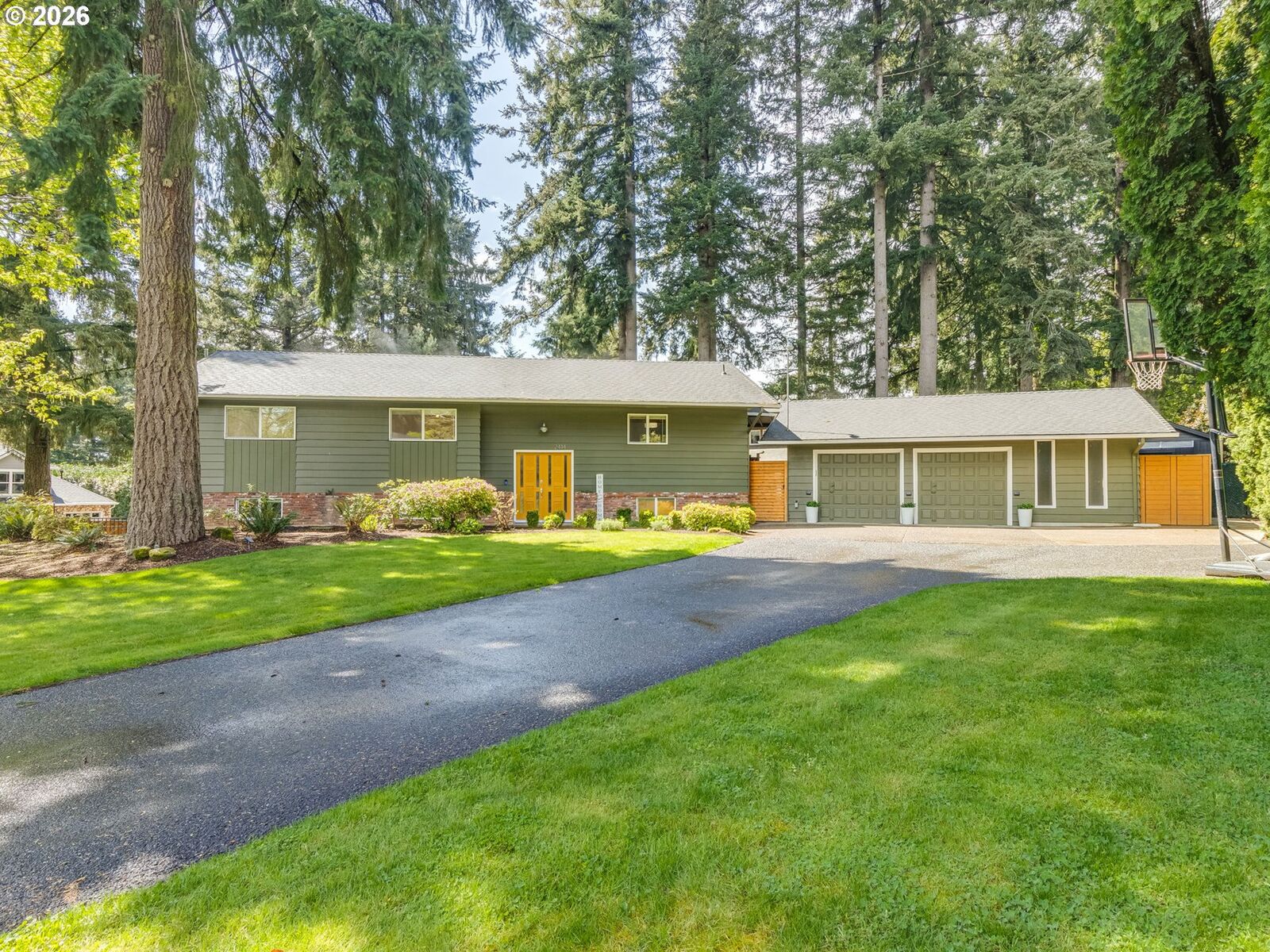 Property Photo:  2414 SE Bella Vista Rd  WA 98683 