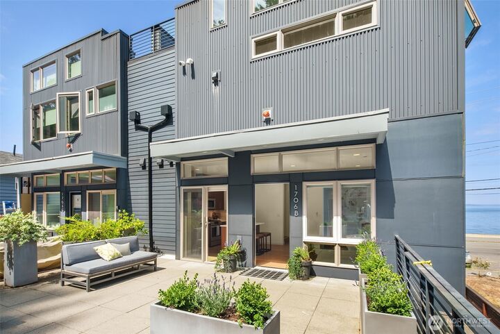 Property Photo:  1706  Alki Avenue SW B  WA 98116 
