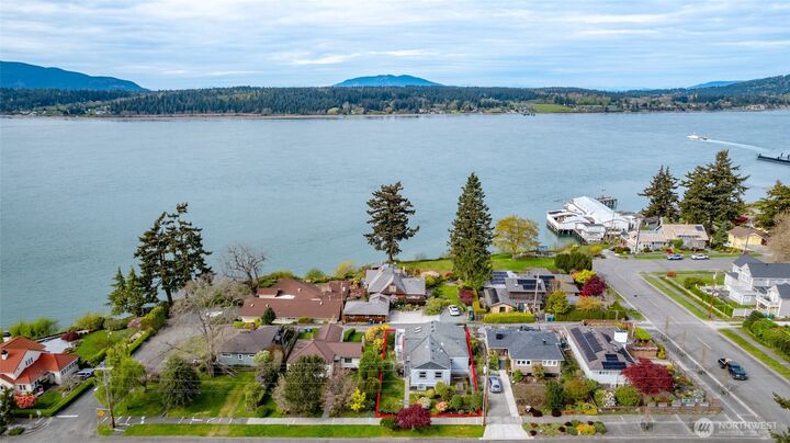 Property Photo:  2010  9th Street  WA 98221 