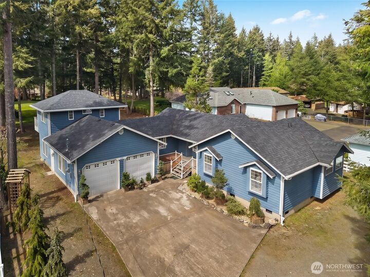 Property Photo:  501 E Road Of Tralee  WA 98584 