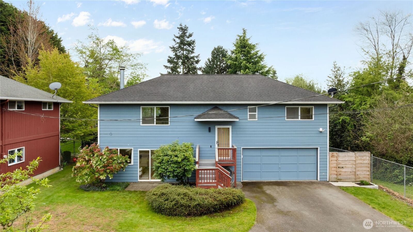 Property Photo:  1281 SW Othello Street  WA 98106 