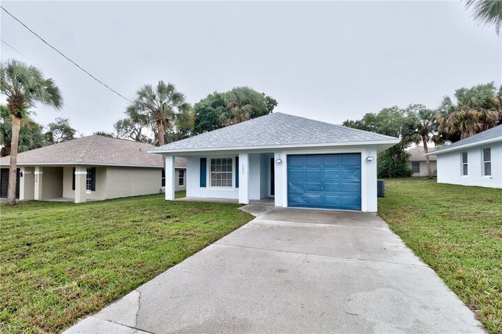 Property Photo: 231 12th Street SW FL 32962