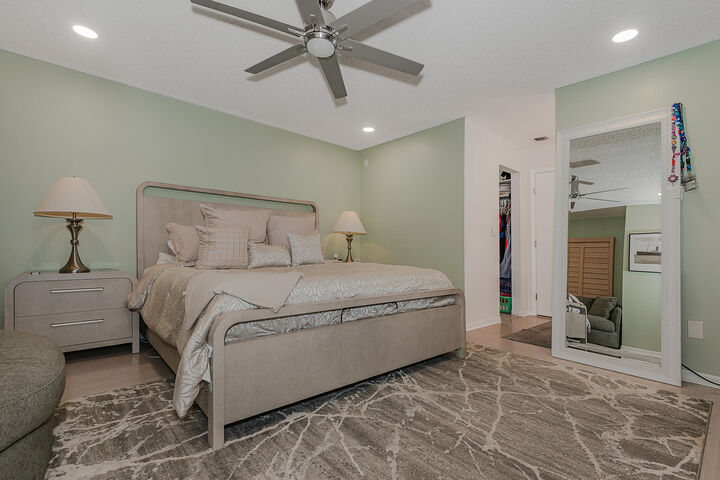 Property Photo:  4 Verwood Way  FL 33426 
