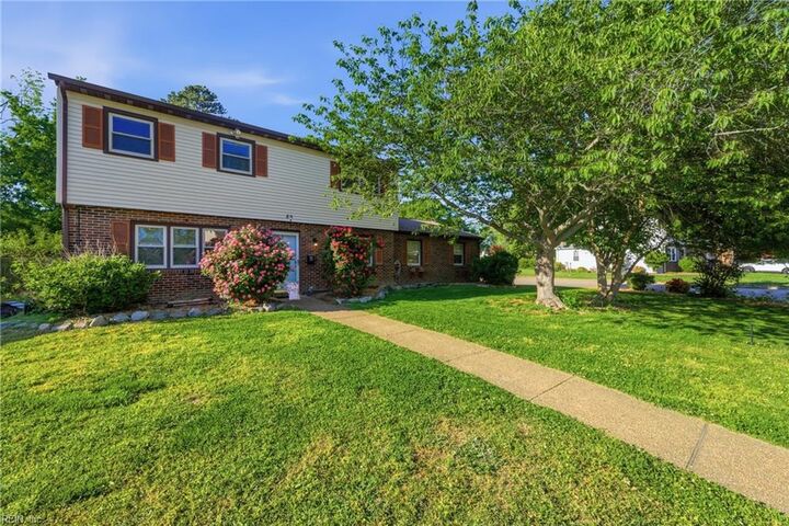Property Photo:  89 Saint Croix Dr  VA 23602 