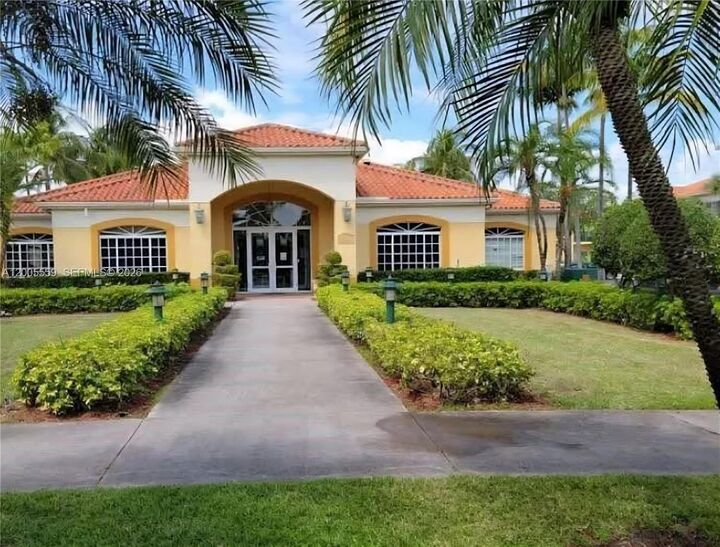 Property Photo:  7260 NW 114th Ave 10810  FL 33178 