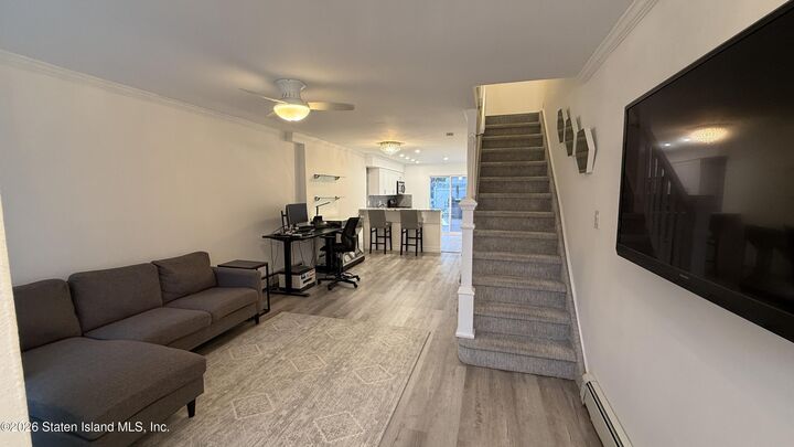 Property Photo:  94 North Drive  NY 10305 