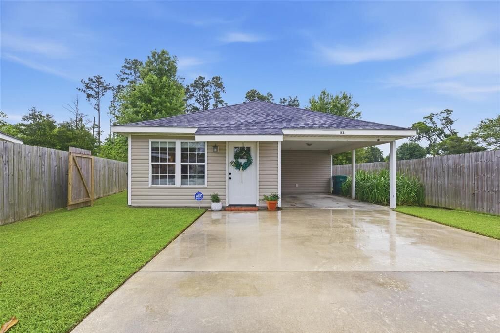 Property Photo:  168 Summerwood Drive  LA 70663 