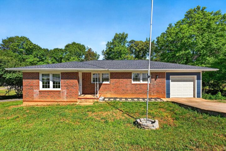 Property Photo:  4853 S Main Street  SC 29330 