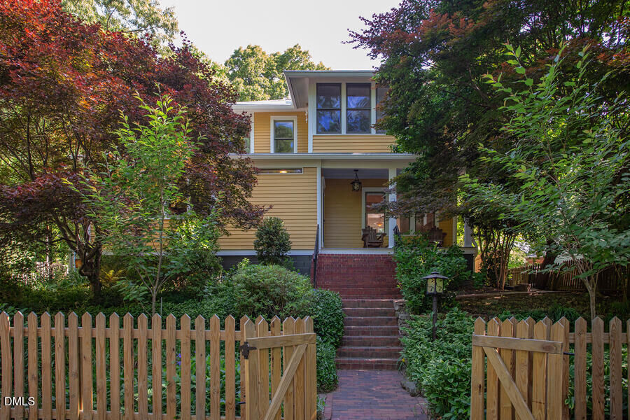 Property Photo: 8 Cobb Terrace NC 27514