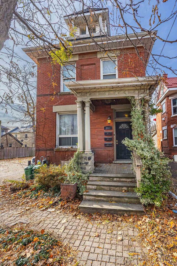 Photo de la propriété:  551 Adelaide Street N  ON N6B 3J6 