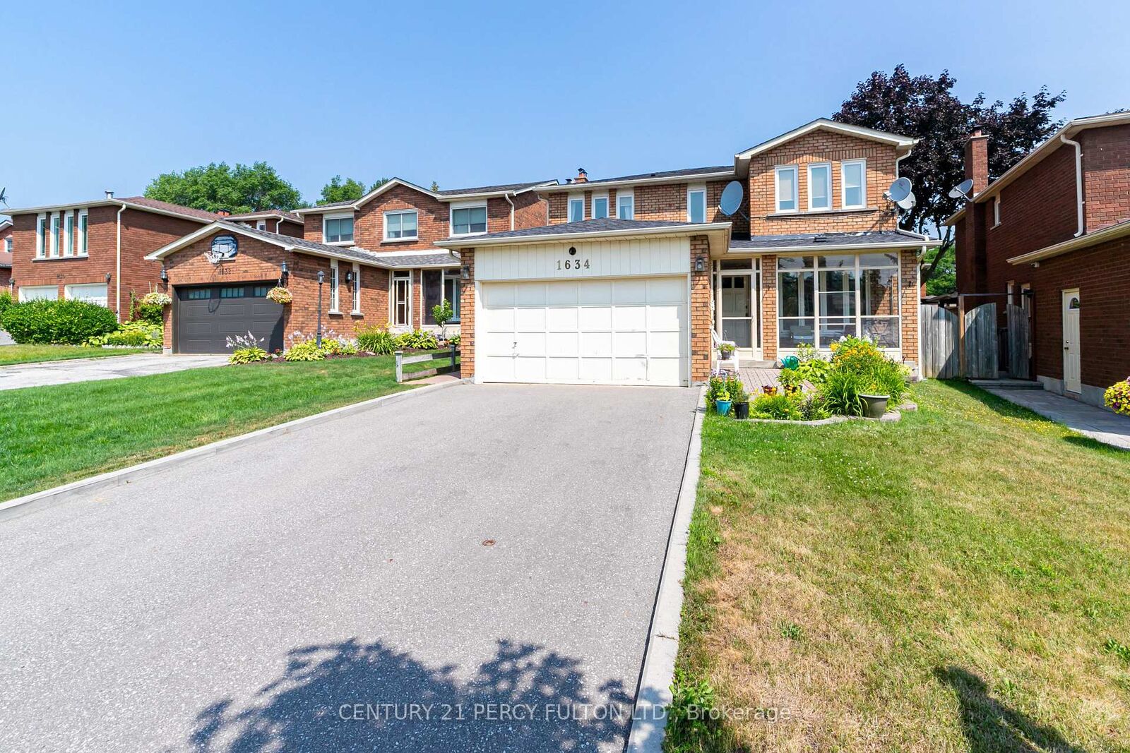 Property Photo:  1634 Beaton Way  ON L1X 1X8 