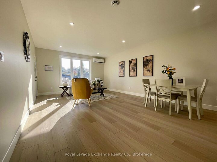 Property Photo: 8 Mercedes Crescent N ON N2Z 1G8