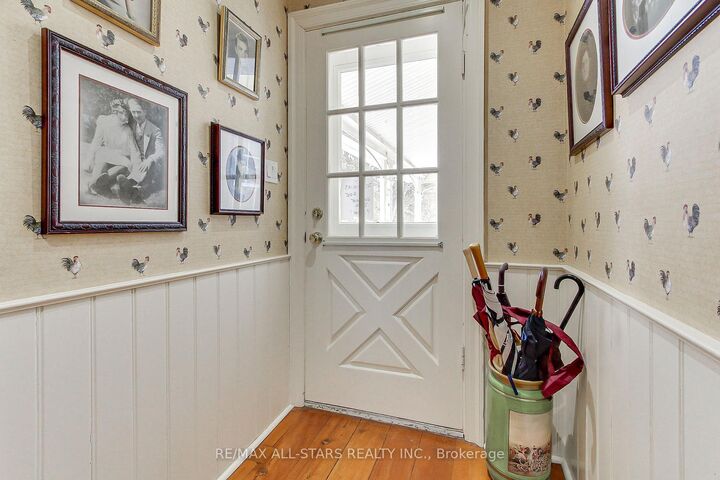 Property Photo: 4901 Vandorf Road W ON L4A 7X5