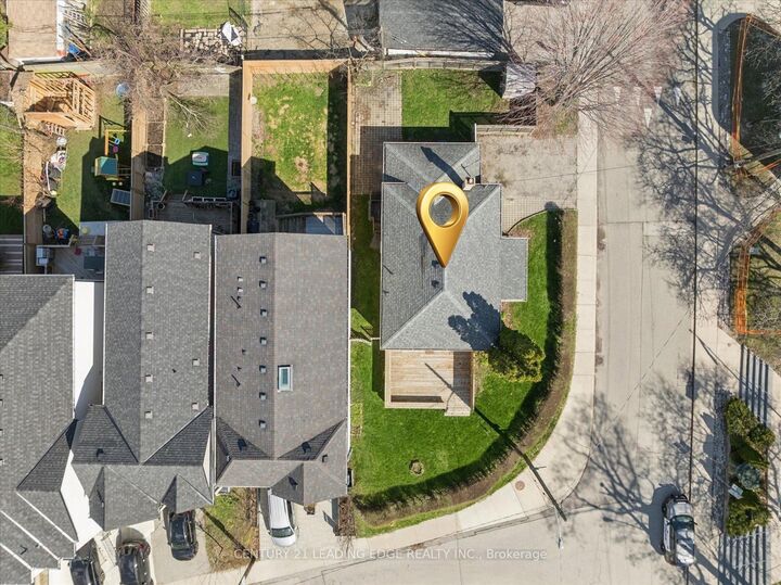 Photo de la propriété:  490 Arlington Avenue  ON M6C 3A2 