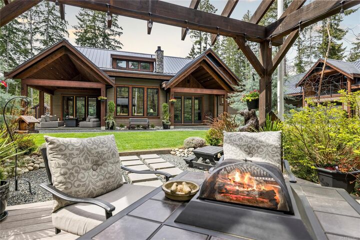 Property Photo: 5625 Willow Rd BC V9Y 8V4