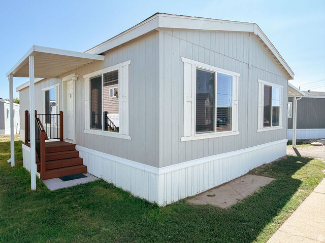 Property Photo:  85 Atherton  UT 84041 