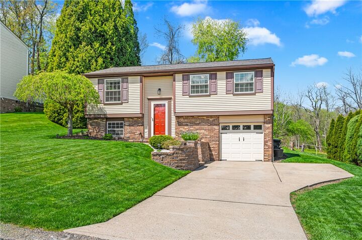 Property Photo:  42 Forest Glen Drive  PA 15126 