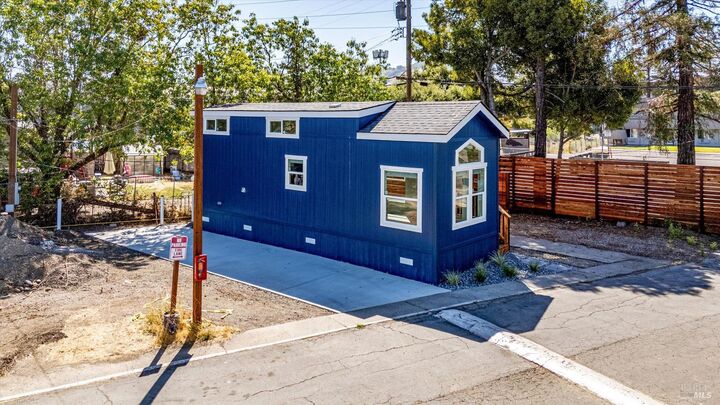 Property Photo:  101 Colgan Avenue 2  CA 95404 