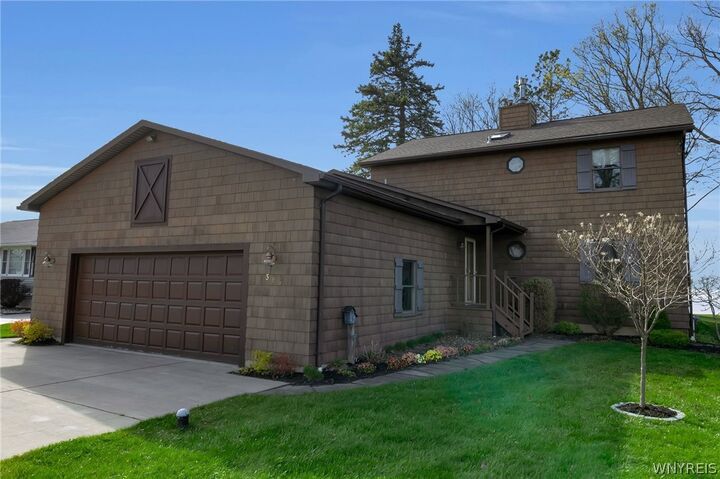 Property Photo:  386 Roat Drive  NY 14006 