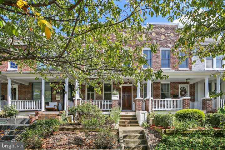 Property Photo:  119 N Peyton Street  VA 22314 