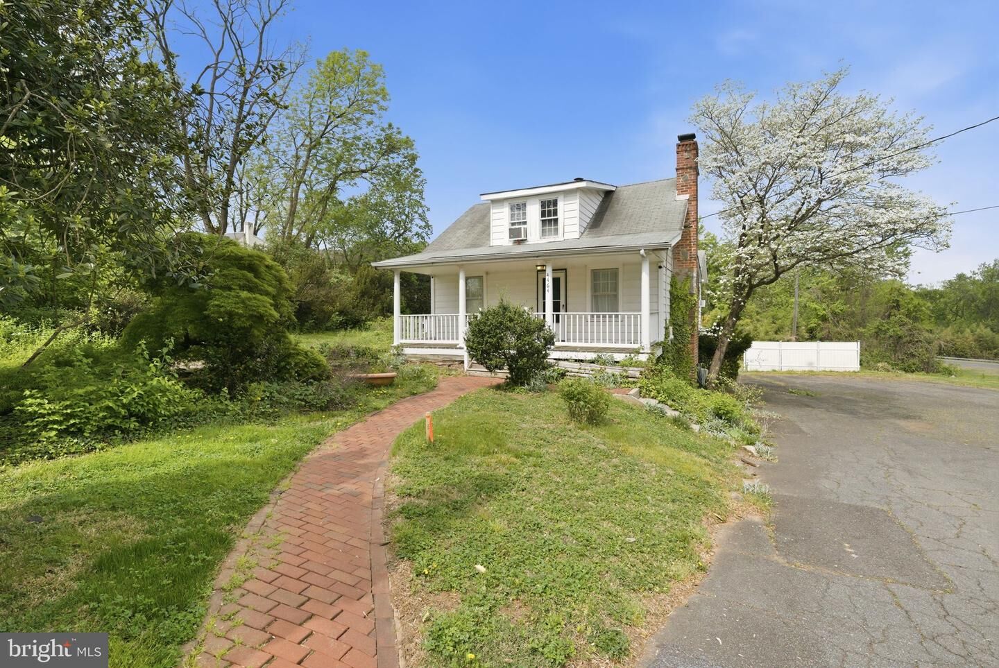 Property Photo: 4464 N Old Glebe Road VA 22207