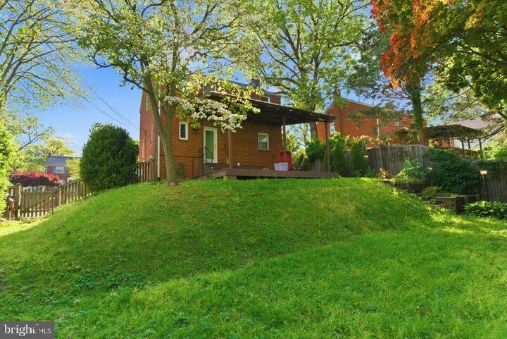 Property Photo:  2101 N Kenilworth Street  VA 22205 