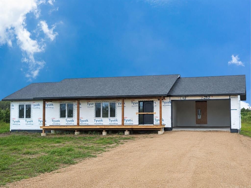Property Photo: 21 Marius Place MB R0A 0Z0