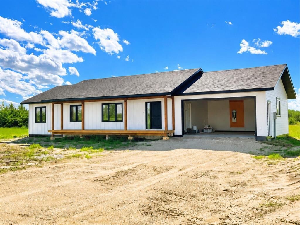 Property Photo:  21 Marius Place  MB R0A 0Z0 