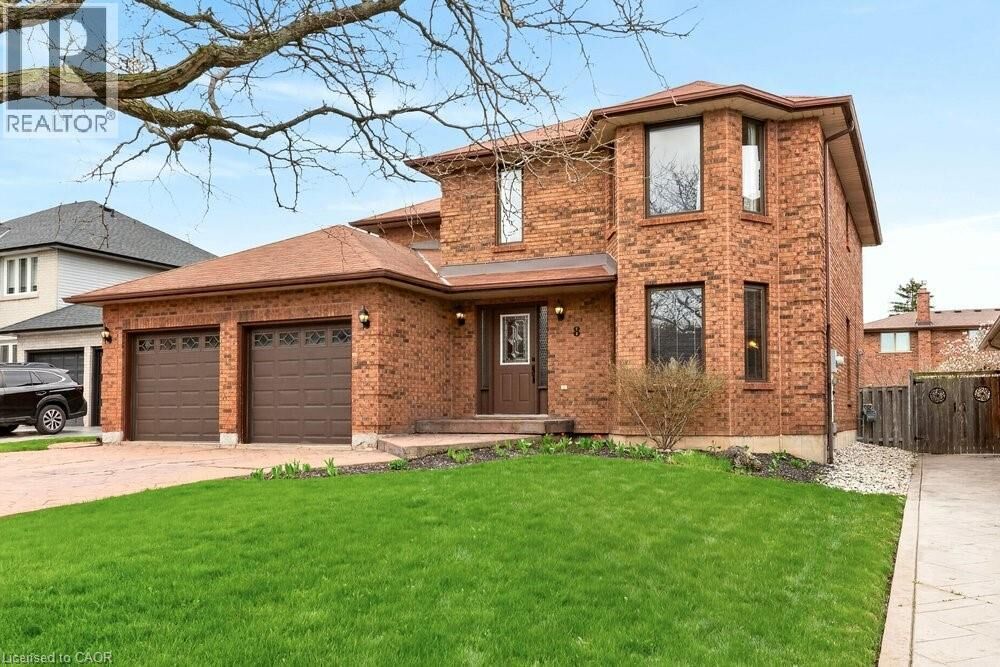Property Photo:  8 Wyvis Court  ON L8G 4W3 