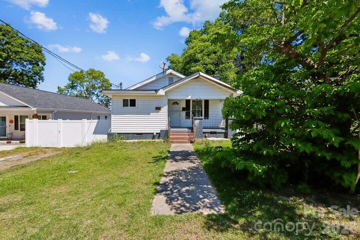 Property Photo:  408 E Park Avenue  NC 28054 