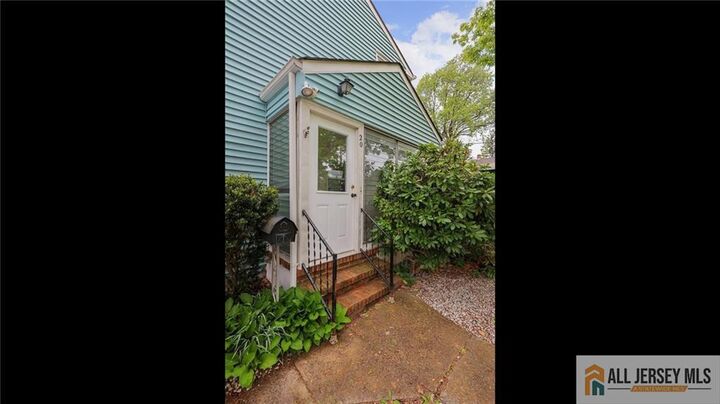 Property Photo:  20 Crosby Avenue  NJ 08817 
