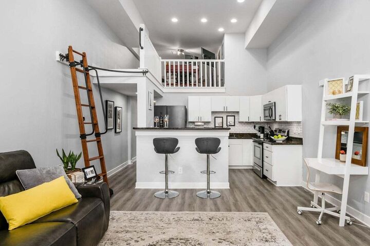 Property Photo:  1276 N High Street  OH 43201 