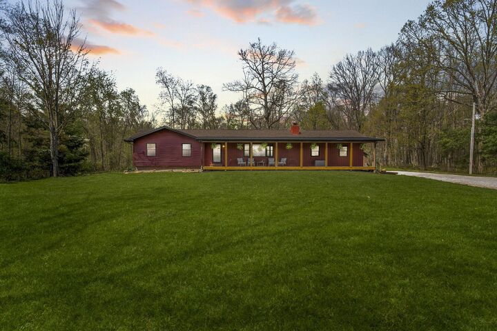 Property Photo:  545 N County Line Road  OH 43074 