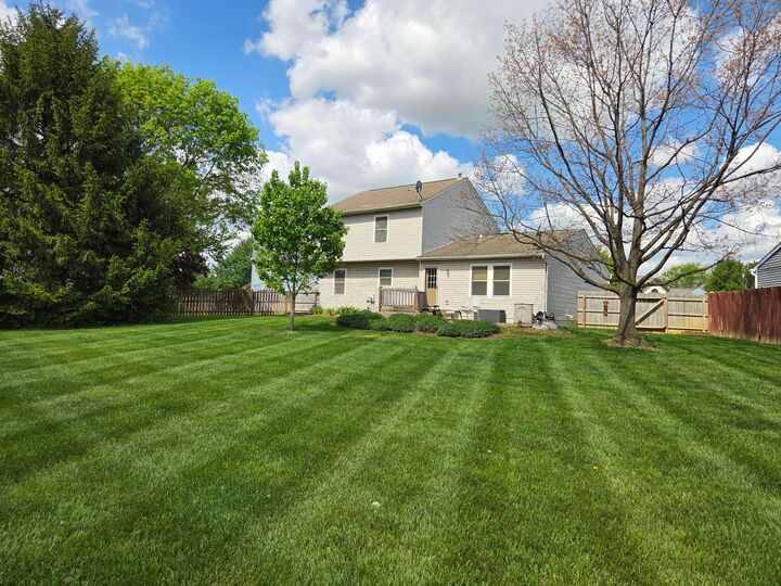 Property Photo:  1000 Bright Star Court  OH 43228 