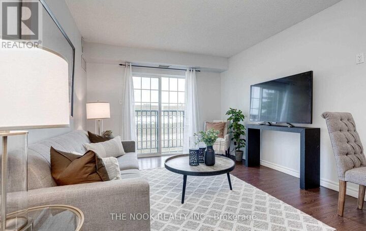 Property Photo:  90 Aspen Springs Drive 109  ON L1C 5N7 